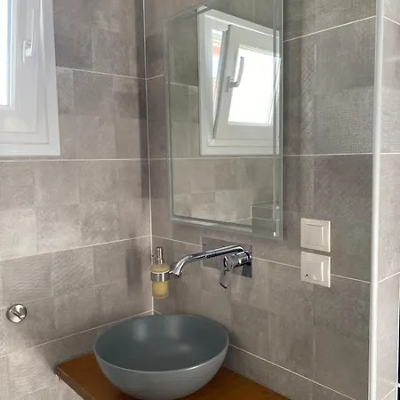 Apartament Nikolaidis House *
