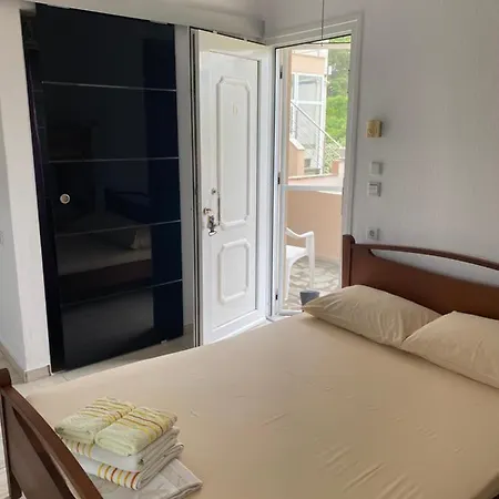 Nikolaidis House * Sykia