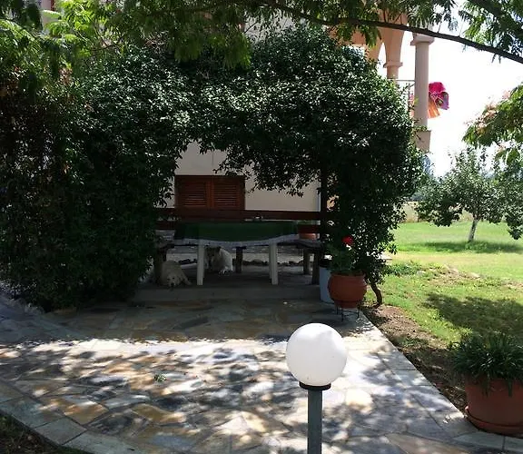 Nikolaidis House דירה